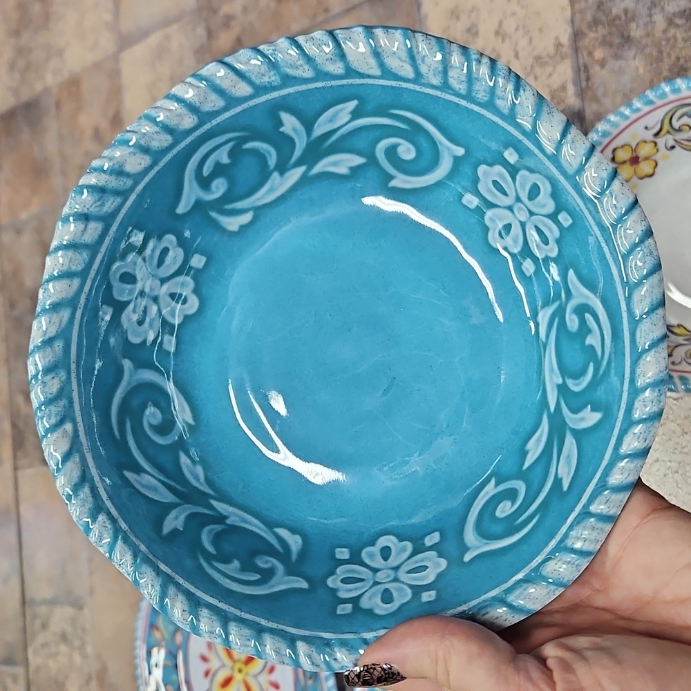 Melamine Bright Floral Plates And Bowls - Picture 6 of 8